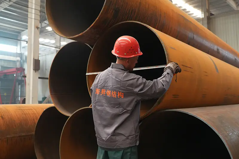 HAISHENG nutzt die industriellen Stärken der Region Peking-Tianjin-Hebei und hält mit der Transformationswelle in der Stahlindustrie von Tangshan Schritt.
